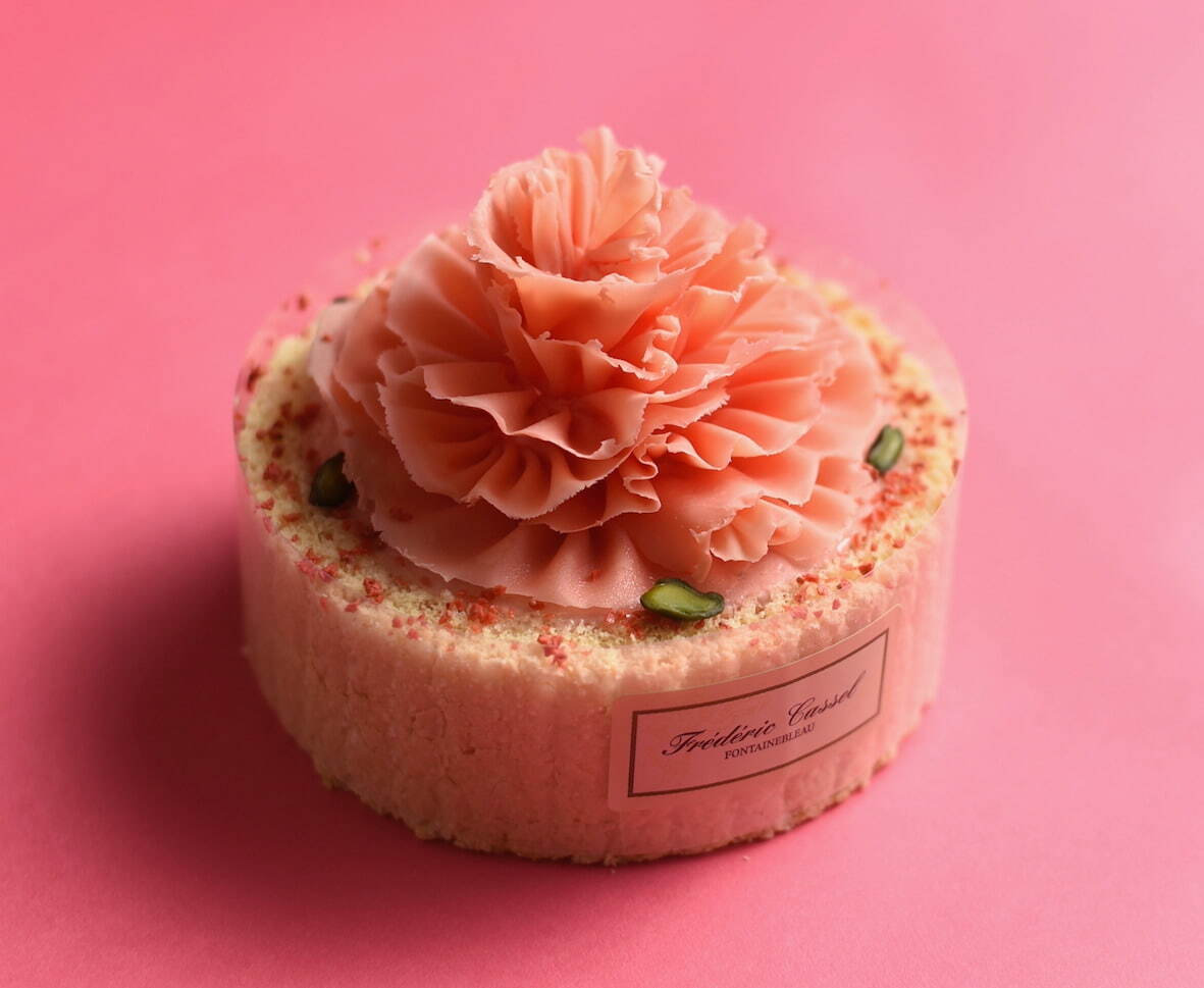 フレデリック・カッセル“野いちご”テーマのスイーツ＆“バラの花”モチーフのケーキ｜写真1