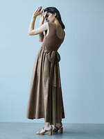 スナイデル21年夏の新作、リボン付きフリルニット＆ドット柄パフスリーブワンピース｜写真21