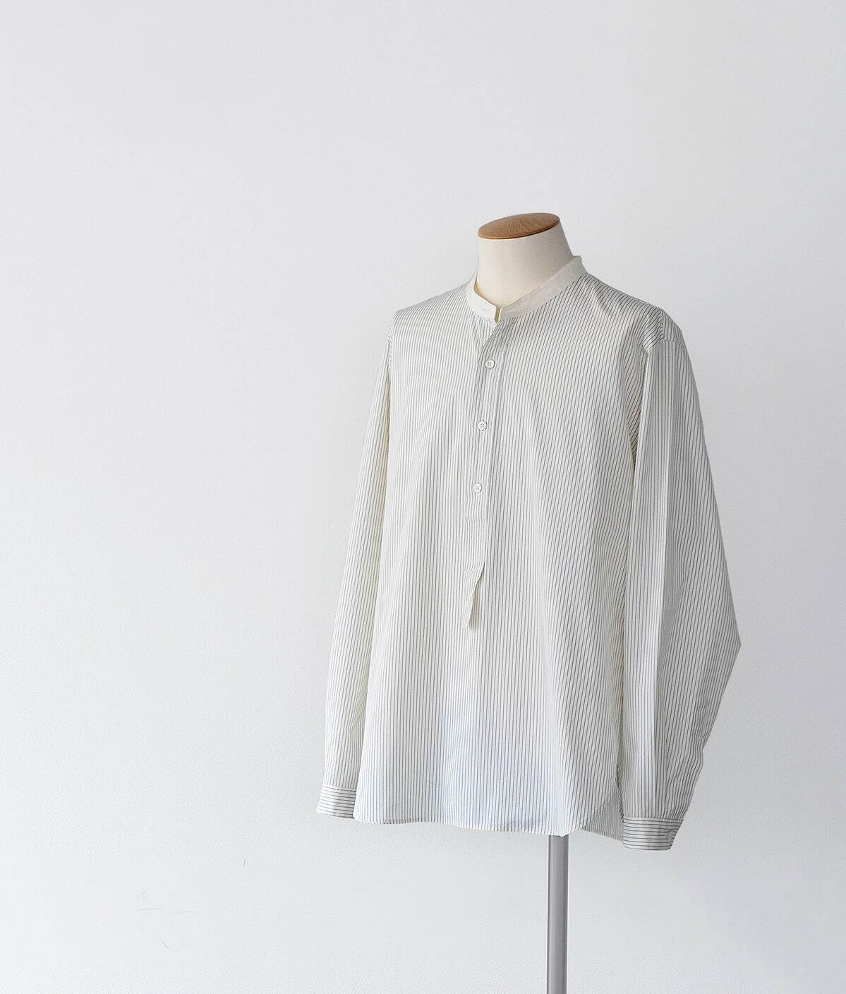 マーガレット・ハウエルの50周年記念展が東京＆京都で開催、限定シャツ＆トートバッグも全国発売｜写真2