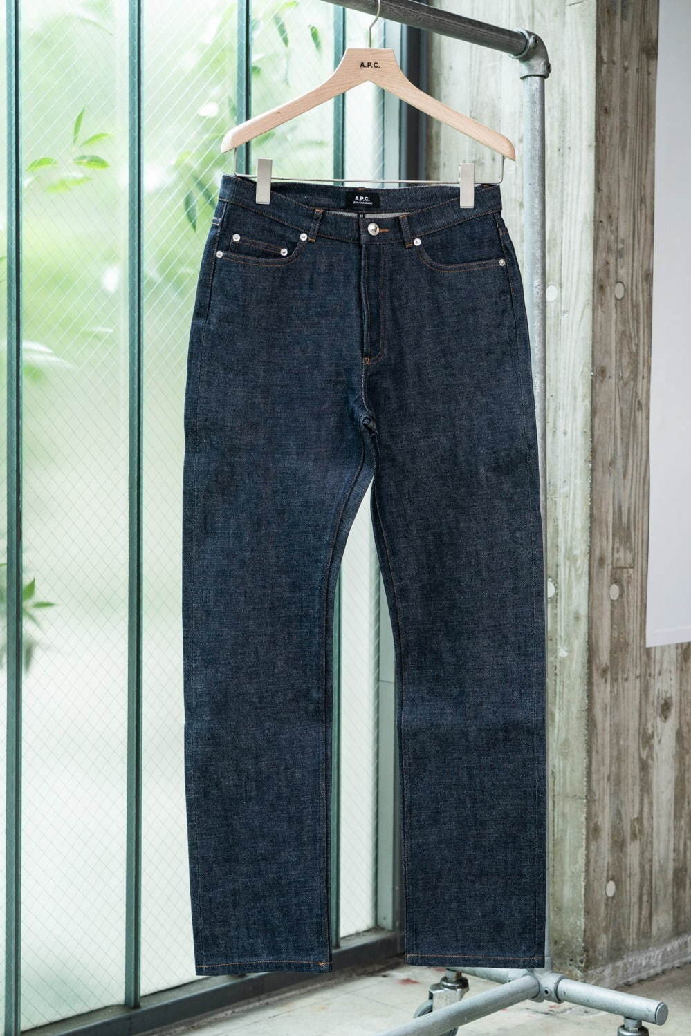 おすすめメンズデニムパンツ - 春夏コーデに使える人気ブランドのジーンズ、テーパードからワイドまで｜写真16