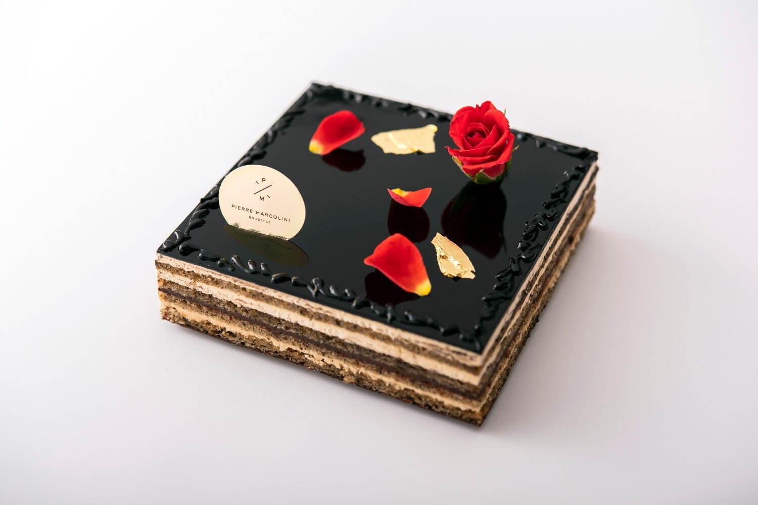 ピエール マルコリーニ“薔薇の花びら”乗せた限定ケーキが銀座本店で、人気のハート型ケーキも｜写真2