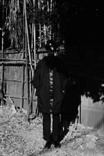 マメ クロゴウチ 2021年プレフォールコレクション - 夕暮れの京の都、格子窓の光をたよりに｜写真2