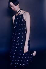 マメ クロゴウチ 2021年プレフォールコレクション - 夕暮れの京の都、格子窓の光をたよりに｜写真5