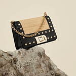 フルラ“ラフィア素材×ブラックレザー”の新作かごバッグ、スタッズ＆チェーン付きクロスボディ｜写真2