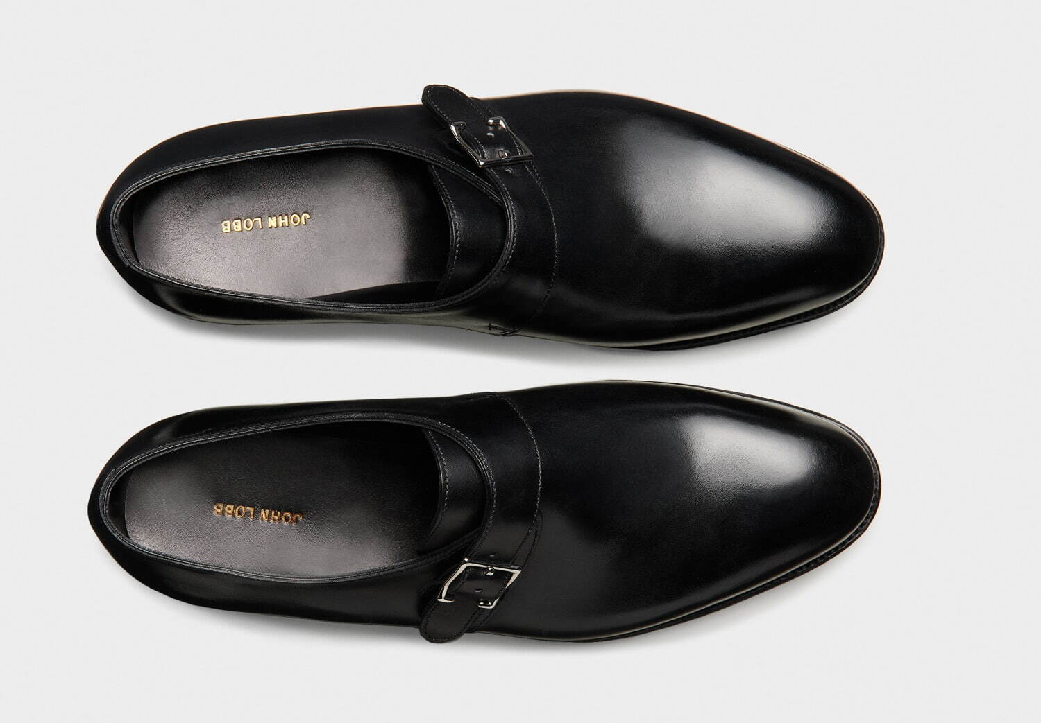 ジョンロブ　JOHN LOBB （6.5） 革靴　デッキシューズ　スウェード　黒 最高峰を知る大人が選ぶ〈ジョンロブ〉。名作が“黒スウェード”に