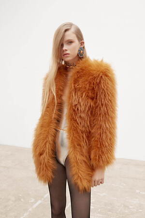 サンローラン 2021年冬ウィメンズコレクション - 対極の狭間で魅せる、新しいエレガンス｜写真16