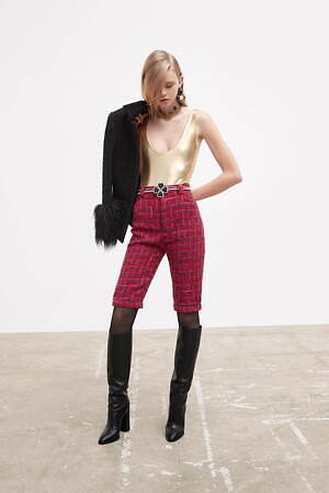 サンローラン 2021年冬ウィメンズコレクション - 対極の狭間で魅せる、新しいエレガンス｜写真25