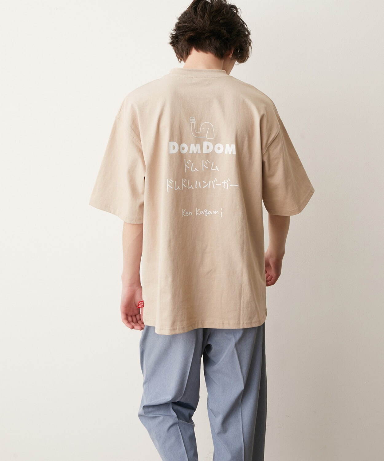 加賀美健デザイン「ドムドムハンバーガー」Tシャツ、くすみカラーに“ドムドムしない”象プリント｜写真47