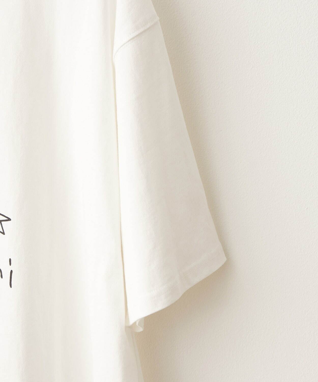 加賀美健デザイン「ドムドムハンバーガー」Tシャツ、くすみカラーに“ドムドムしない”象プリント｜写真18