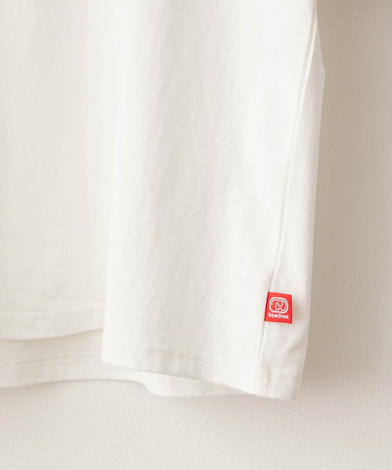 加賀美健デザイン「ドムドムハンバーガー」Tシャツ、くすみカラーに“ドムドムしない”象プリント｜写真9