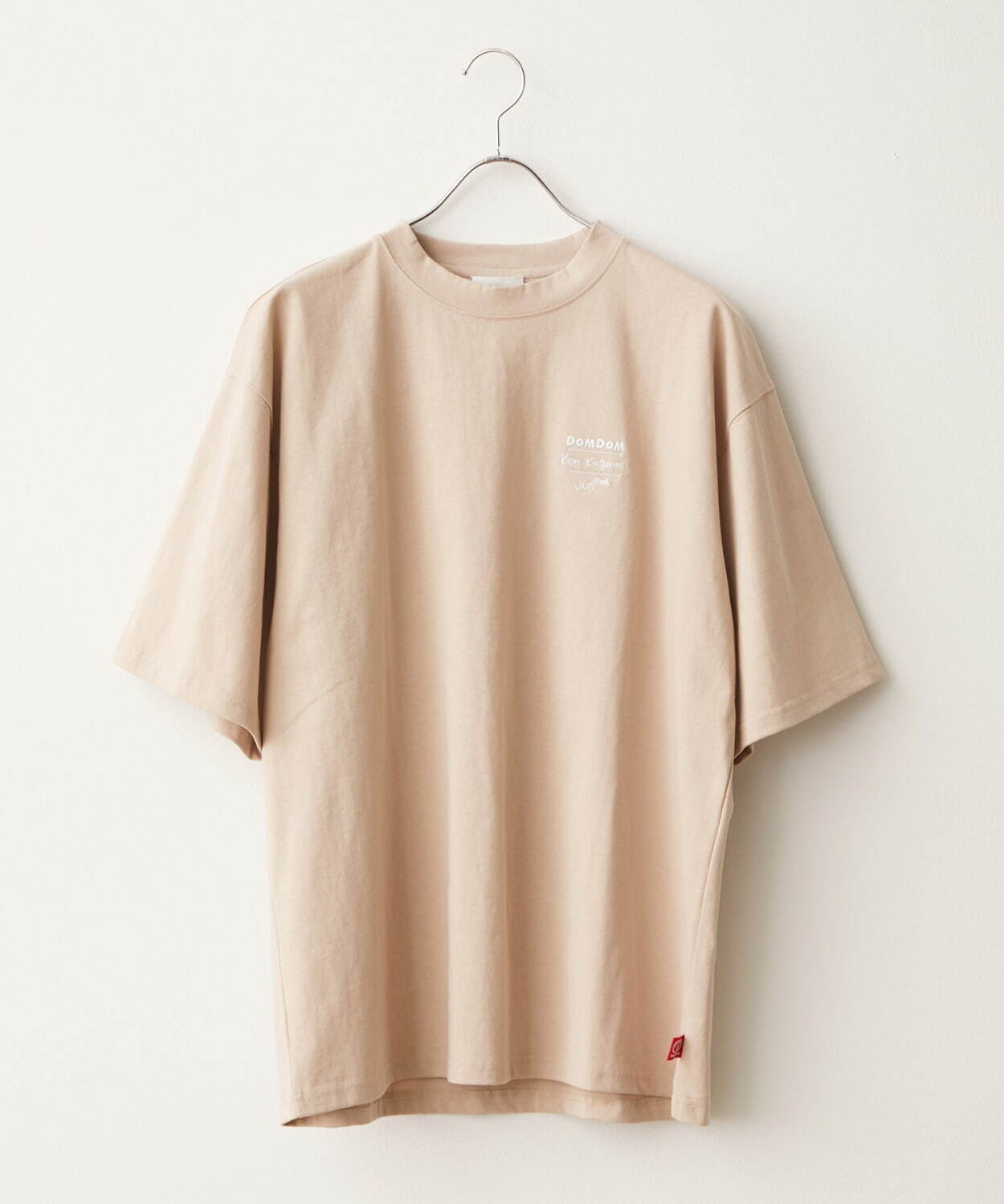 加賀美健デザイン「ドムドムハンバーガー」Tシャツ、くすみカラーに“ドムドムしない”象プリント｜写真33