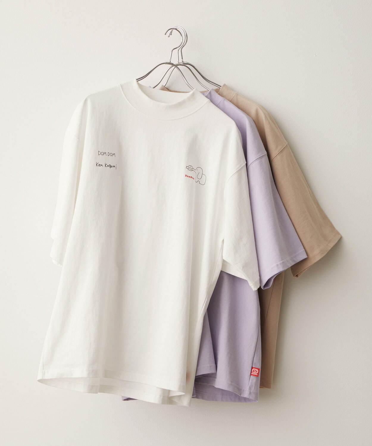 加賀美健デザイン「ドムドムハンバーガー」Tシャツ、くすみカラーに“ドムドムしない”象プリント｜写真3