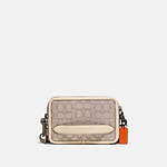 コーチ“シグネチャー パターン”の新作ウィメンズ＆メンズバッグ、爽やかブルー×ホワイトの財布も｜写真7