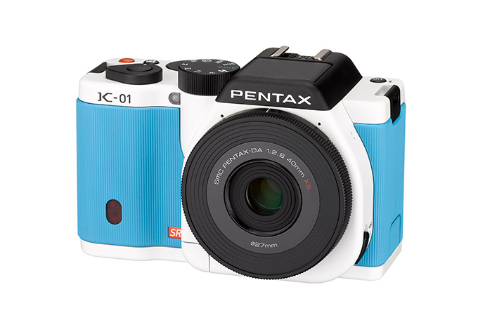 マーク・ニューソンがデザイン「PENTAX K-01」新色で復刻発売 | 写真