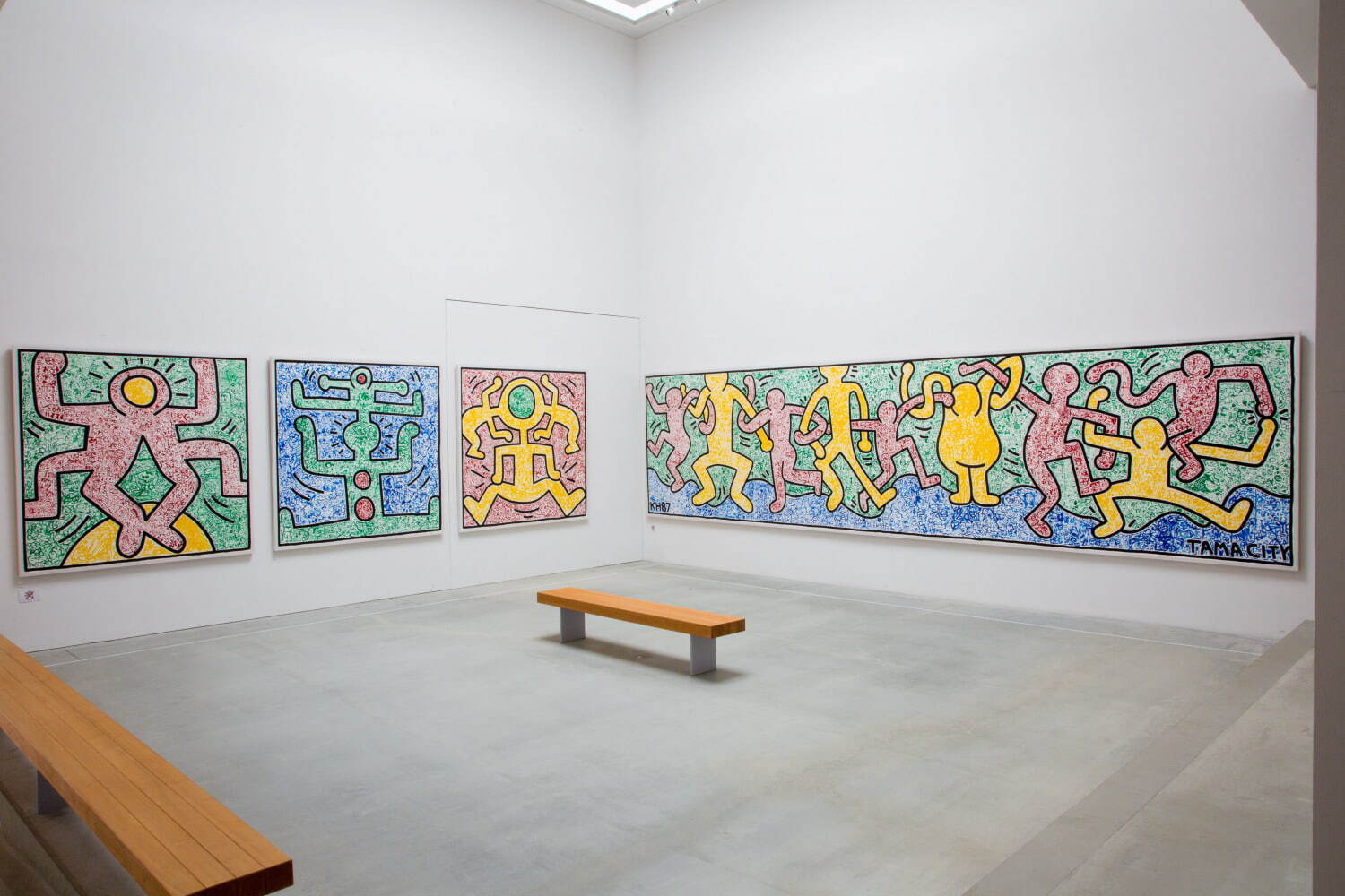 My Town, Peace I–IV, 1987, Tama City Cultural Foundation
All Keith Haring Artwork (C)Keith Haring Foundation
Courtesy of Nakamura Keith Haring Collection.