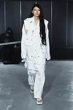 イクミ 2021年春夏コレクション - モノクロの世界で映える、パンキッシュな輝き｜写真19