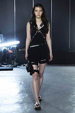 イクミ 2021年春夏コレクション - モノクロの世界で映える、パンキッシュな輝き｜写真21