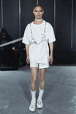 イクミ 2021年春夏コレクション - モノクロの世界で映える、パンキッシュな輝き｜写真23