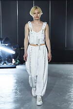 イクミ 2021年春夏コレクション - モノクロの世界で映える、パンキッシュな輝き｜写真26