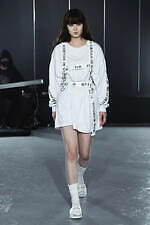 イクミ 2021年春夏コレクション - モノクロの世界で映える、パンキッシュな輝き｜写真37