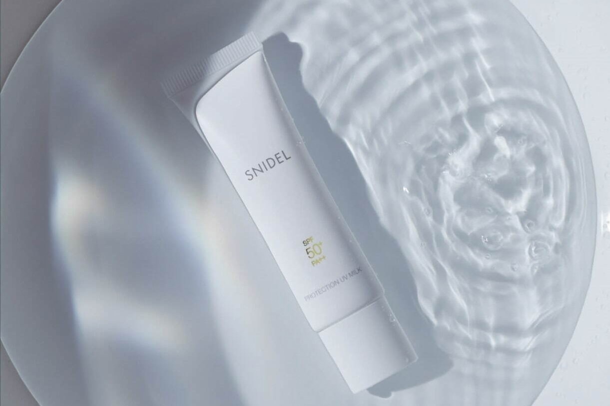 スナイデル ビューティ21年夏のUVミルク、シルクのようなつけ心地＆うるおいヴェールでハリ肌に