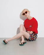 X-girl×ハワイ発ローカルズ、ハイビスカスロゴ入りＴシャツやビーチサンダル｜写真4