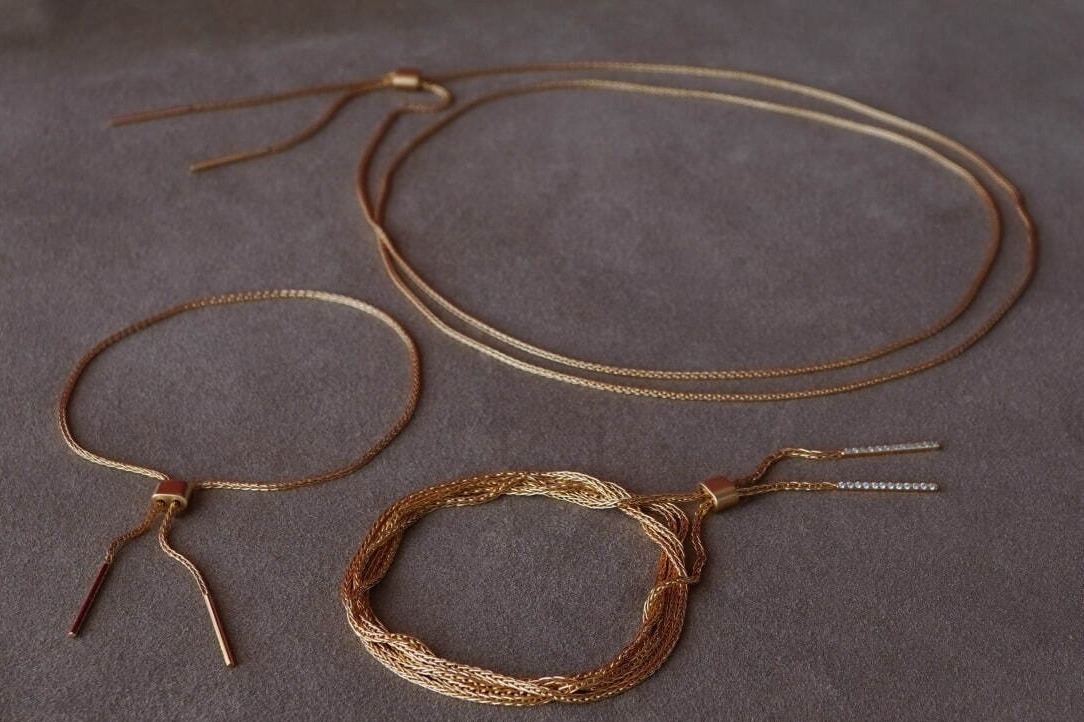 レイヤード｜トーカティブ"ミサンガ" みたいなお守りジュエリー「ウィッシュ」スタイリングアレンジも