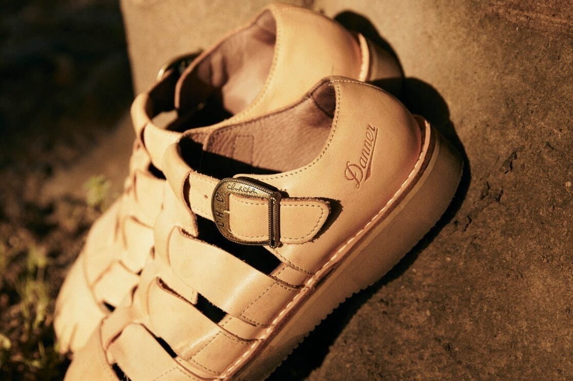 ダナー「スタンドバイミー」がテーマ、“旅”着想のレザーサンダル＆ウェアをチャーチャーコラボで