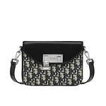 ディオール“ブリーフケース”を表現したメンズバッグ＆ショルダーストラップ付きカメラバッグ｜写真8