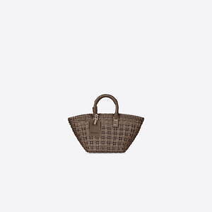 バレンシアガの新作バッグ「ビストロ」“ラタン製家具”から着想を得た 