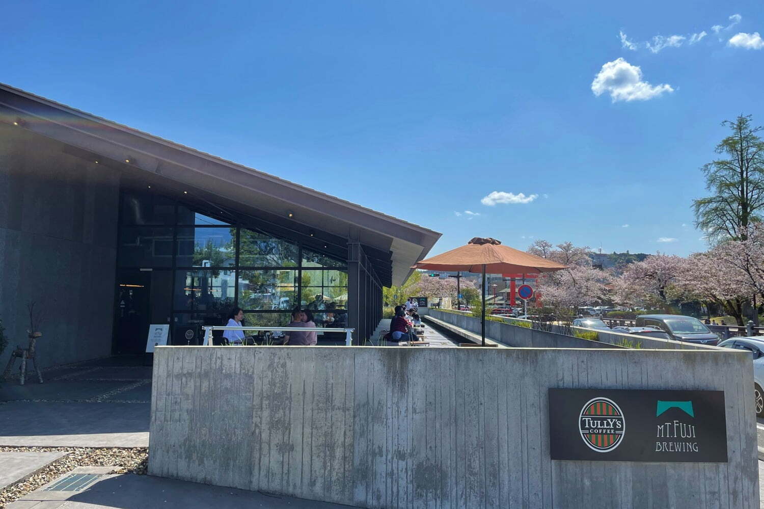 エスプレッソ｜タリーズ初“ブリュワリー”併設店が富士宮に、富士山本宮浅間大社を眺めつつコーヒーやビールを味わう