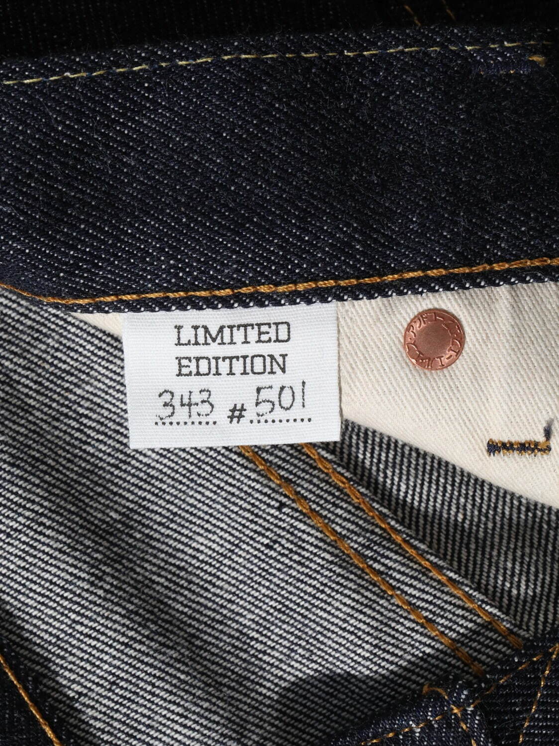 リーバイスのデニムパンツ「501」50年代モデルが“カタカナ”タグ 