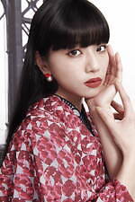 メイベリン ニューヨーク×ふりふ“落ちないリップ”着想のコラボ浴衣、猫やフラワーモチーフ｜写真4