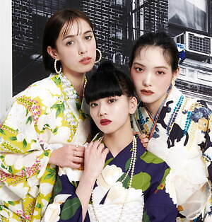 メイベリン ニューヨーク×ふりふ“落ちないリップ”着想のコラボ浴衣、猫やフラワーモチーフ｜写真13