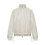 モンクレールのウィメンズ新作、レイヤードジャケットや”雲のような”ボリューム感のバッグなど｜写真8