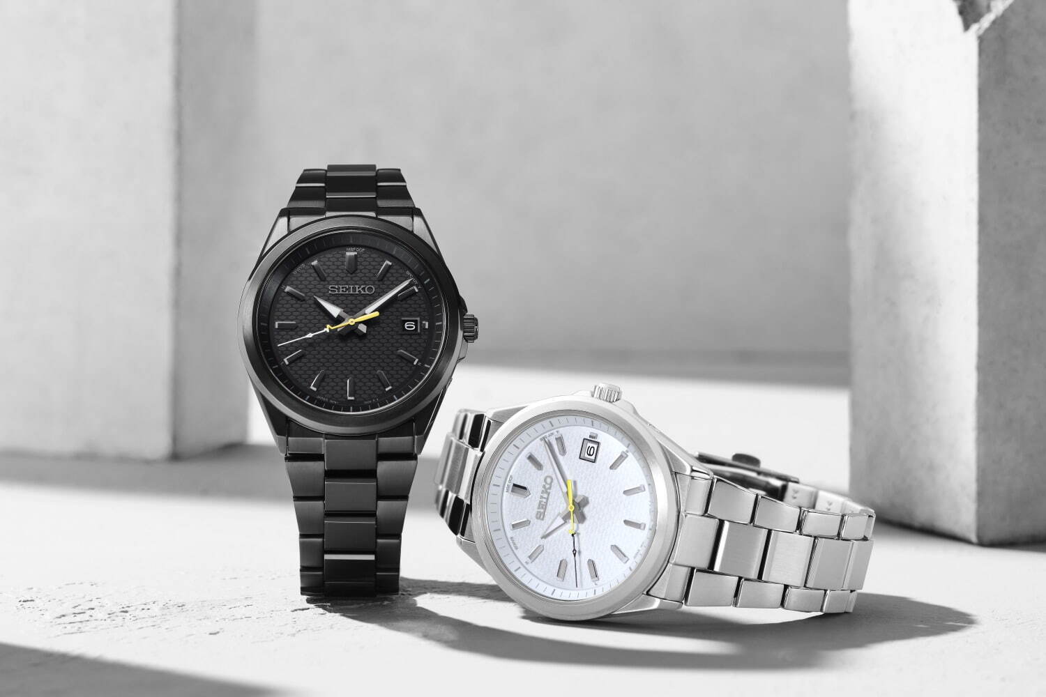 セイコーセレクション×マスターピースの限定腕時計、シルバーorブラックのワントーンに｜写真1
