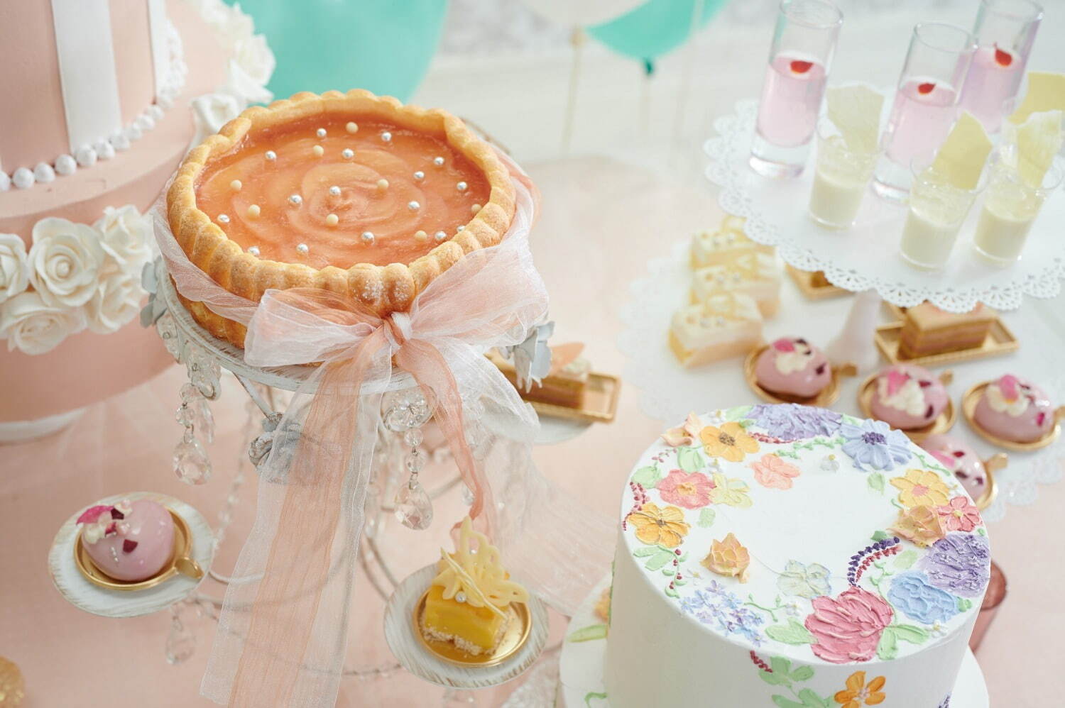 “ウエディングドレス”着想のスイーツブッフェ、横浜で - グラデーションカラーのドレスケーキなど｜写真7