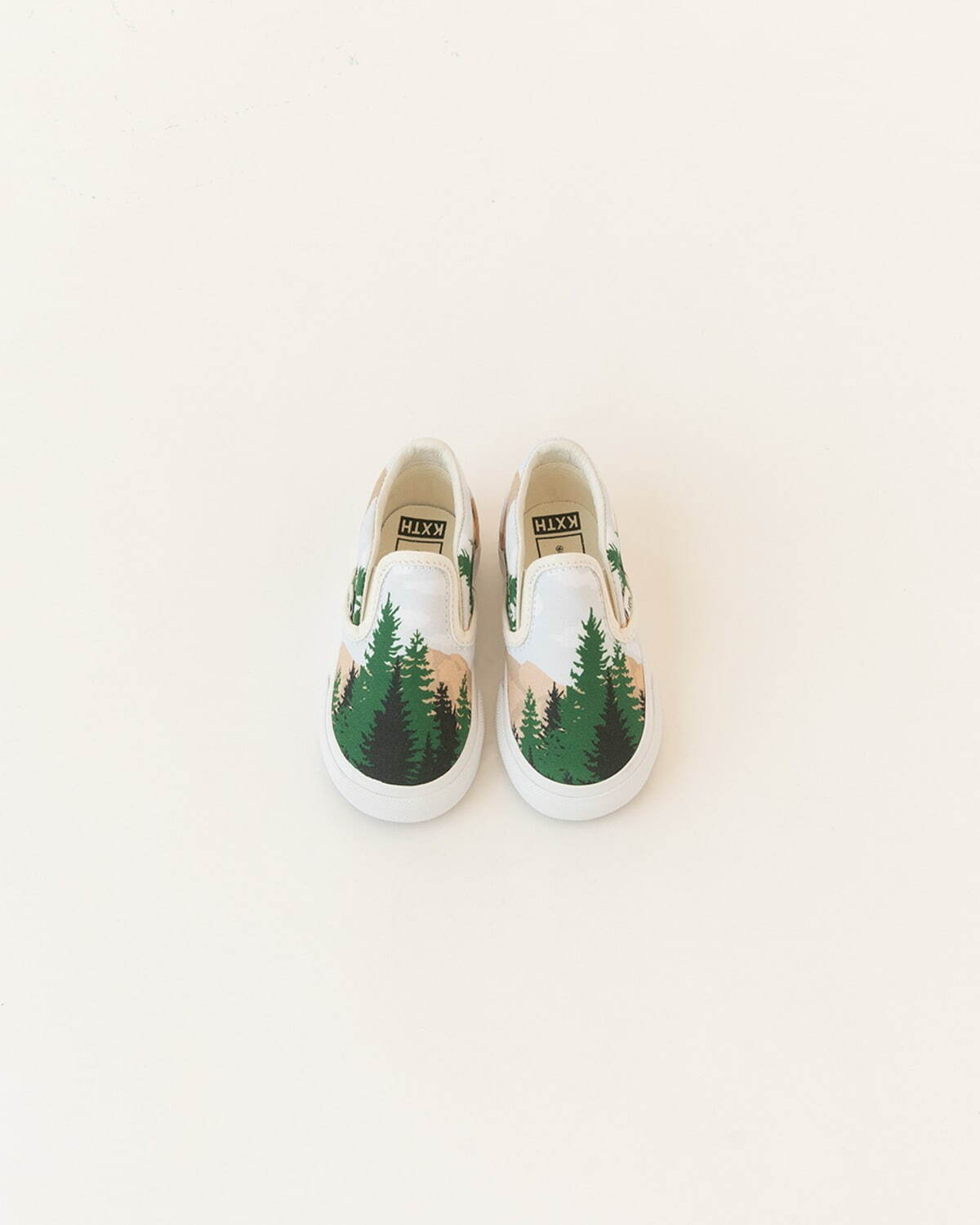 KITH×Vans Vaultのスリッポンスニーカー、花柄や空モチーフなど10種のオリジナル柄で｜写真34