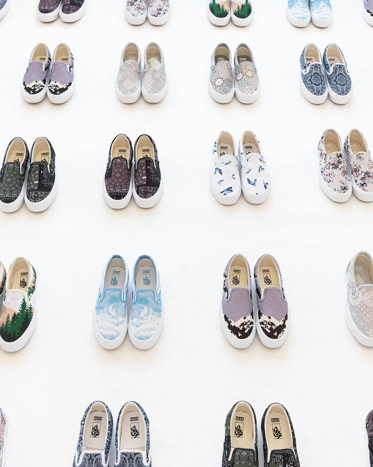 KITH×Vans Vaultのスリッポンスニーカー、花柄や空モチーフなど10種のオリジナル柄で｜写真2