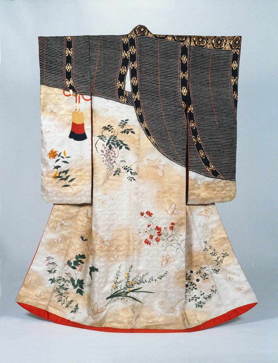 「再現 女性の服装1500年 －京都の染織技術の粋－」文化学園服飾博物館で、古墳～明治時代の時代衣裳｜写真6
