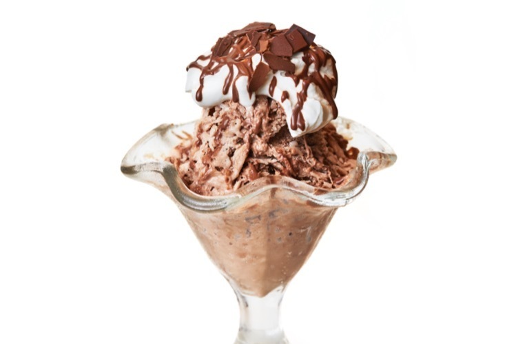 チョコレートバンク“とろける口どけ”の生かき氷、香り高いチョコレート氷のふんわり食感