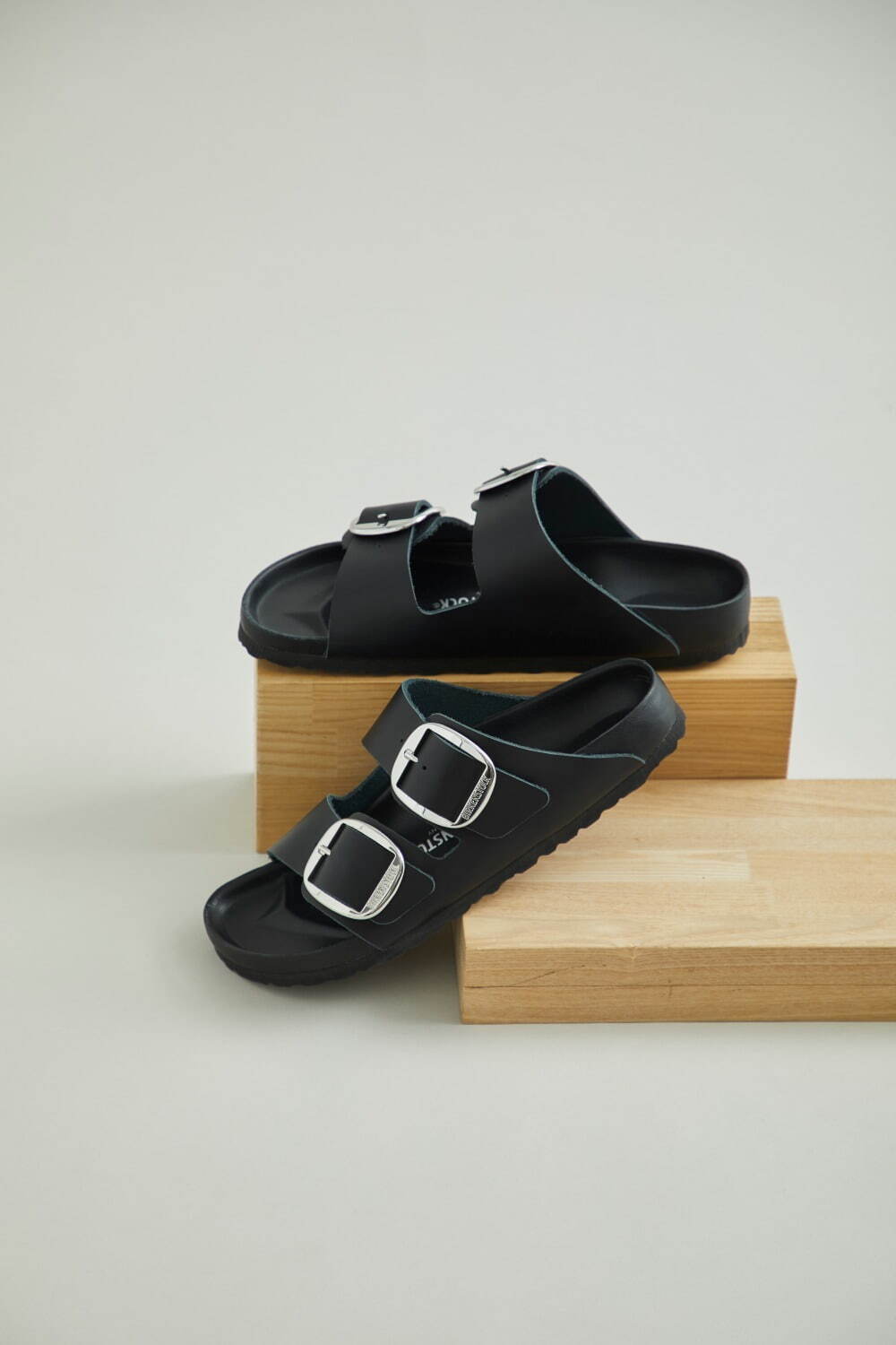 ビルケンシュトック(BIRKENSTOCK), ユナイテッドアローズ(UNITED ARROWS) アリゾナ ビッグ バックル｜写真2