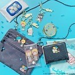 サンリオ人気キャラクター「ガールズ＆ボーイズグループ」に、サイン風ロゴ入り雑貨がイッツデモから｜写真1