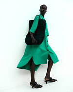 COS 21夏新作"着回しのきく"リネン素材ウェア、大胆リボンブラウスやメンズセットアップ｜写真31