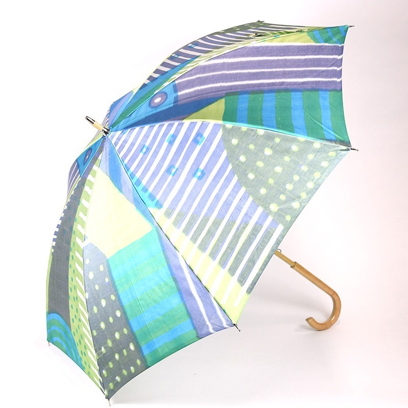 まるで水彩画”ほぐし織の晴雨兼用傘「ハレフネ」ポップな幾何学模様＆ドレスのような光沢 - ファッションプレス