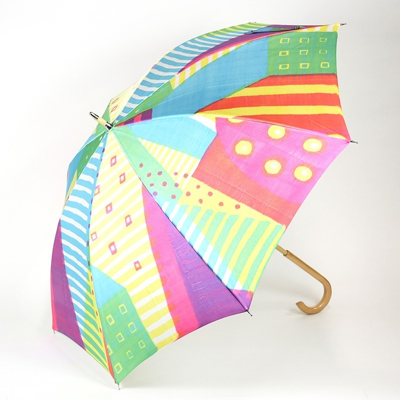 “まるで水彩画”ほぐし織の晴雨兼用傘「ハレフネ」ポップな幾何学模様＆ドレスのような光沢｜写真3
