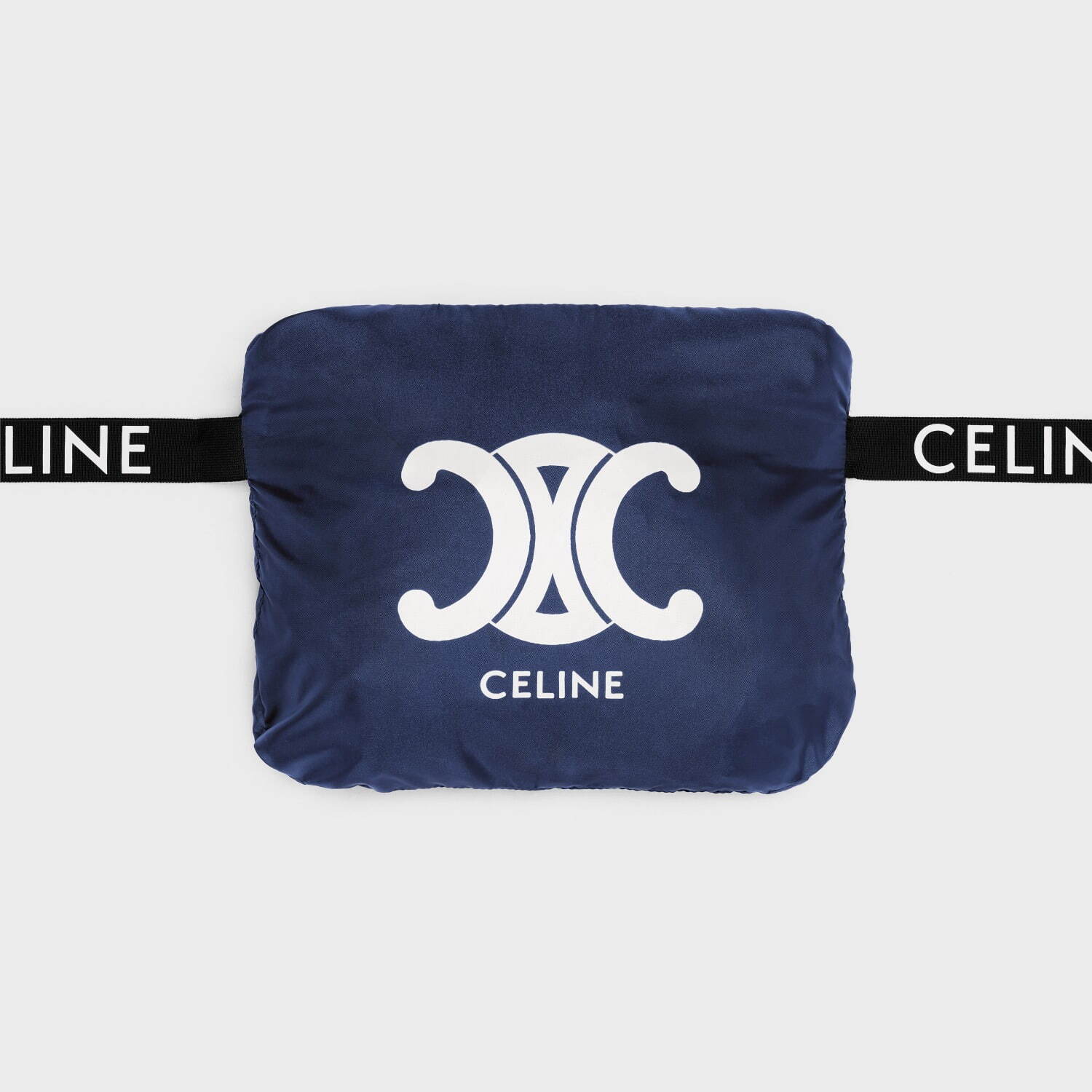 セリーヌの“CELINE”ロゴTシャツ＆フーディー、パッカブル仕様のウィンドブレーカーも｜写真4