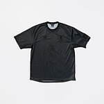 アンブロ×オールモストブラック、フットボールユニフォーム着想のカモ柄Tシャツやショーツ｜写真1