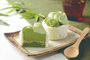 ローソン プレミアムロールケーキ が 宇治抹茶 のご褒美スイーツに バターソースが溢れ出るケーキも ファッションプレス ローソン プレミアムロールケーキ が 宇治抹茶 のご褒美スイーツに バターソースが溢れ出るケーキも ファッションプレス