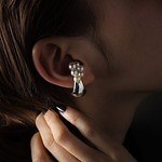 イー・エムの新作イヤージュエリー、パール×スタッズを並べたイヤーカフやジルコニアの装飾｜写真4